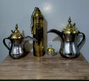 دلال و شت لحفظ الفناجيل تراثية مصنوعة من النحاس و المعدن الفضي للبيع