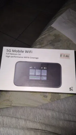 Soyealink srt873 router 5g unlocked with all carriers with no scratches and perfect battery