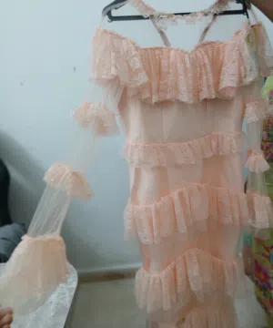 فساتين سهرة ثقيله ..حجم سمول...اي فستان ب65دينار