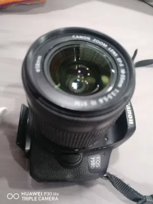 كامرة كانون 750D مع عدستين.