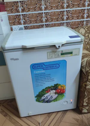 فريزر بحالة ممتازة للبيع المستعجل بسبب السفر