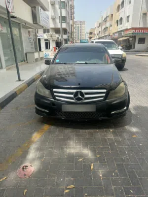 للبيع مرسيدس C300 موديل 2013 وارد أمريكي - بحالة جيدة رقم 1
