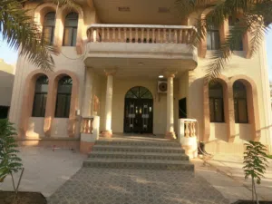 650 m2 5 Bedrooms Villa for Sale in Northern Governorate Madinat Hamad