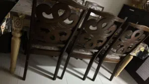 طاولة خشب ماليزي و6 كراسي