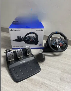 G29 steering wheel used only 4 times Comes w box