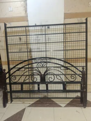 سرير متر و 80 بالمرتبه بتاعته خيطان دوار المدرسه الامريكاني