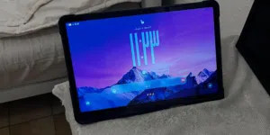 honor pad x9a اخو الجديد نضيف جداا مابي اي ضرر  معه.   1-كفر  2-شاحنه الاصليه  بطاريه قويه