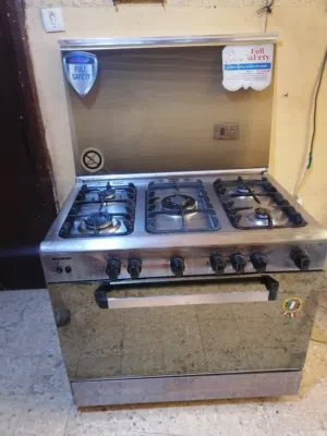 غاز إيطالي بينكون مقاس 90 بحاله ممتازه للبيع