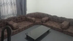 طقم فرش عربي بحاله ممتازة للبيع