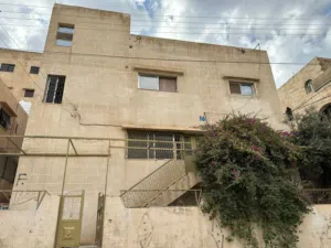 120-m2-5-bedrooms-townhouse-for-sale-in-amman-umm-nowarah