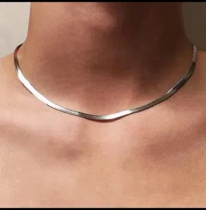 قيلادة سلسلة افعى مسطحة من الفولاذ المقاوم للصدأ بتصميم أنيق، رجالي