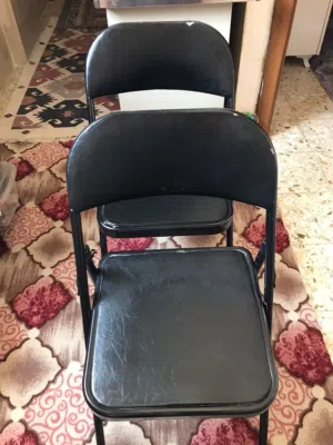 كراسي جلد حديد