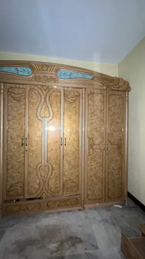 كنتور  وزاويه وجربايه نفرين وميز مرايه كامل بدون اي ضررر