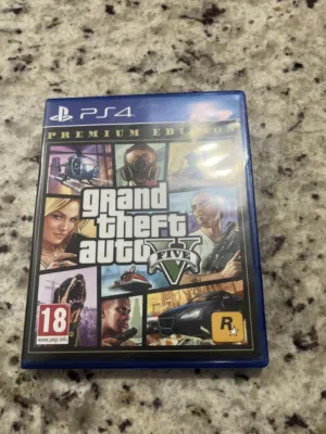 Cd gta5 مستعمل بحالة الوكالة