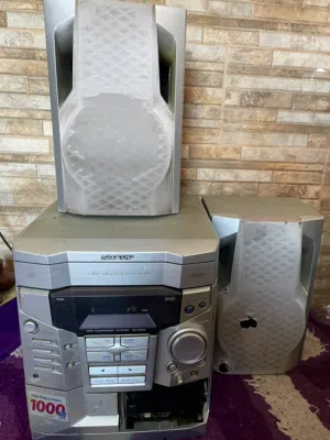 ستيريو SHARP ياباني أصلي مع 2 سماعة (الراديو فقط شغال)