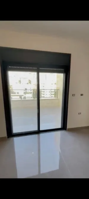 شقه  للبيع في عين منجد مساحه 150متر