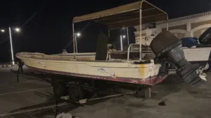 للبيع قارب صيد السور او السمسوم