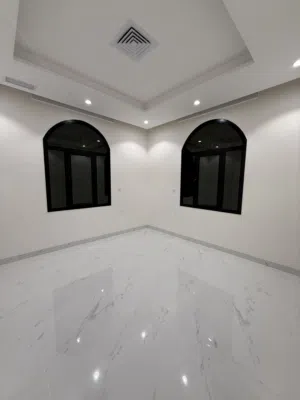للايجار شقة مع روف السطح