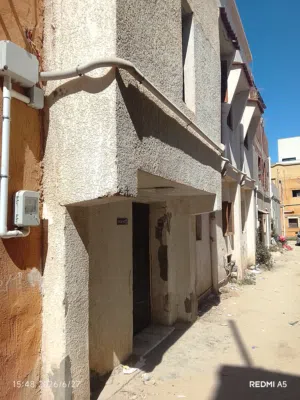 130 m2 More than 6 bedrooms Townhouse for Sale in Tripoli Ras Hassan