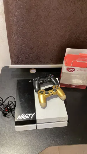 سوني 4 نظيف وعلى الشرط جدا