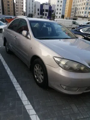 تويوتا كامري 2005 بنزين صالون سيدان مستعمل بأعاده دهان وميزات متكاملة
