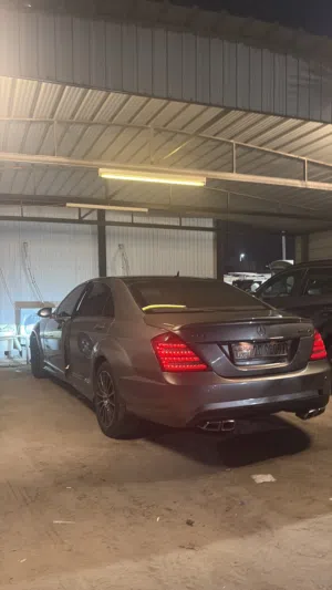 مرسيدس بنز الفئة-S 2006 S 500 كاملة المواصفات مع تأمين شامل وسيدان
