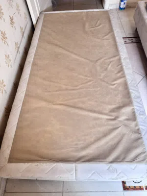 فرصه للبيع مخفضه سريرين نظافه جدا بدون عيوب