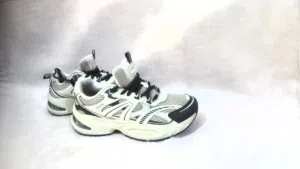 بوط رياضه ولادي ماركة سكيتشرز اصلي الغني عن التعريف مقاس 37 ونصف صويلح لجادين