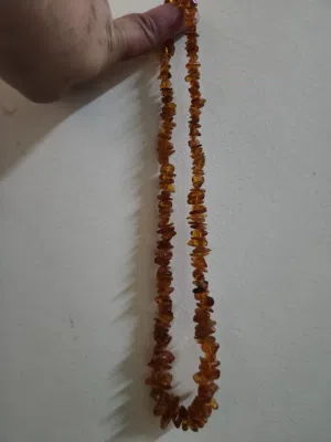 Women's necklace made of natural amber سلسلة كهرمان طبيعي عنبر
