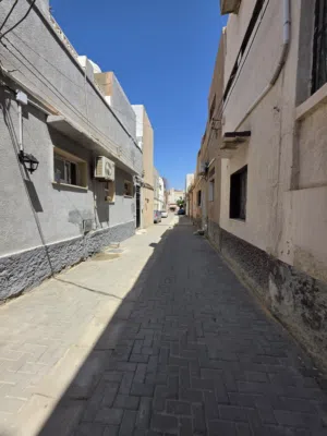 منزل ارضي للبيع بفشلوم قرب 4 شوارع