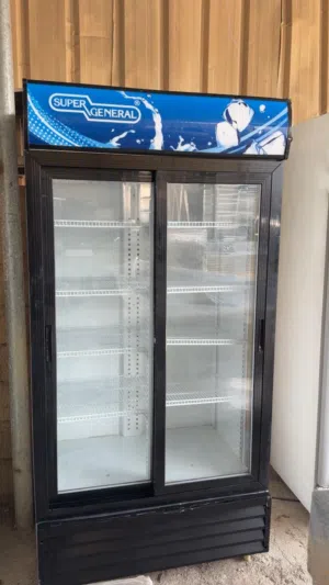 ثلاجات. عرض بابين شبه جديدات