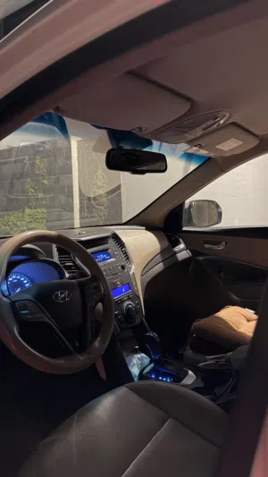 Used Hyundai Santa Fe in Basra