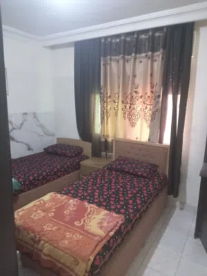 شقة غرفتين وصالة مفروشة