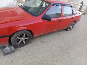 اوبل فيكترا موديل 1990 للبيع