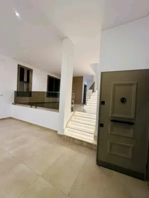 350 m2 5 Bedrooms Villa for Sale in Tripoli Ain Zara