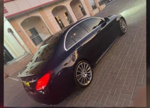 مرسيدس c300 بلون خارجي وداخلي مميز