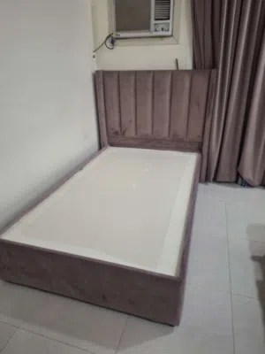 للبيع مجموعة اثاث واغراض منزلية بحالة ممتازة