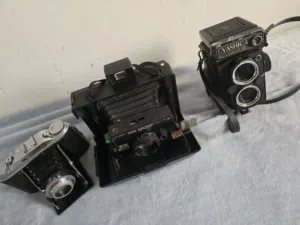 antiqur cameras