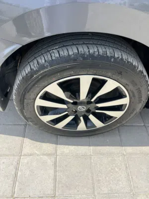 نيسان فيرسا نظيفة للبيع استخدام خفيف وارد المكسيك تأمين وملكية سنة بدون اي اعطال تم عمل سيرفس كامل