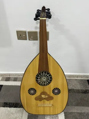 عود شرقي للبيع