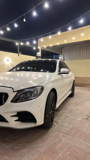 C300 حاله جيده سياره محول بودي c63