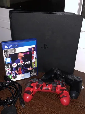 Ps4 with two controllers and with fifa2021