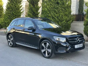 Mercedes Benz GLC 300 (Gasoline) 2017 Night package وارد الوكالة وصيانة الوكالة قاطع مسافة 59 الف كم