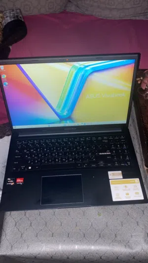 It’s used only for 4 month and I used it for studying only it’s like new