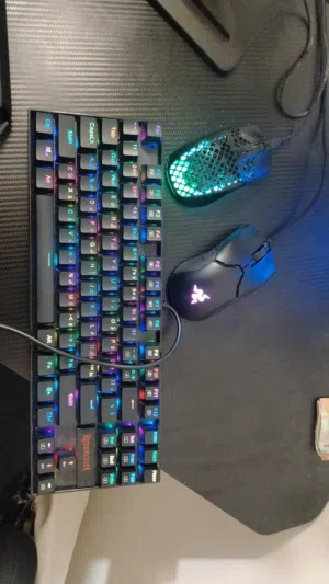 كيبورد وماوسين من افضل واجود الانواع للقيمينق وللمكاتب قابل للتفاوض