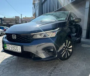 Sedan Honda in Amman