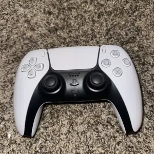 يد PS5 لي تجي مع الجهاز