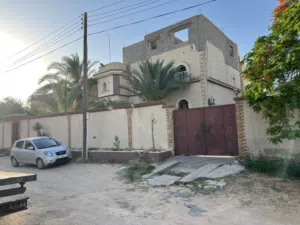 300 m2 More than 6 bedrooms Villa for Sale in Tripoli Al-Najila