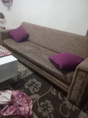 طقم كنب ( صوفيات 3 قطع ) بمساحة تخزين داخلية مستعمل بحالة جيدة