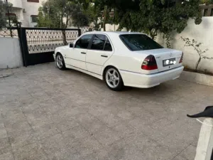 مرسيدس سي 180 بحالة الوكاله من الحره نكسب الصلاه على النبي